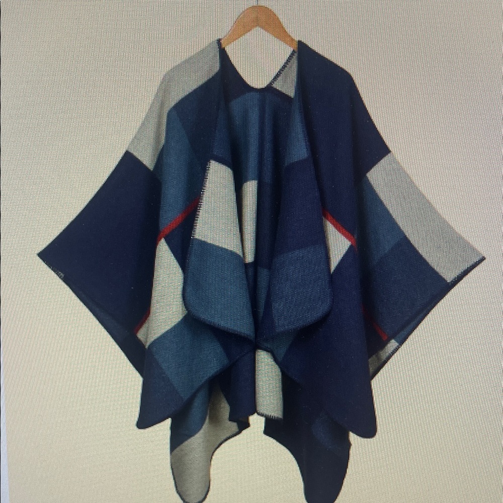 Elegant Navy and Gray Checkered Wrap